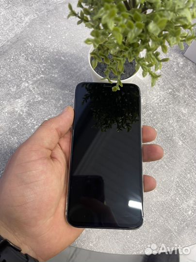 iPhone X, 64 ГБ