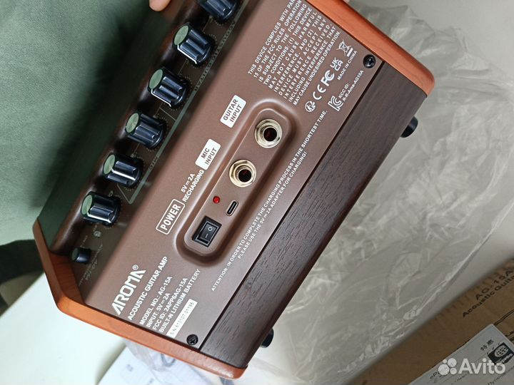 Комбоусилитель для акустической гитары новый