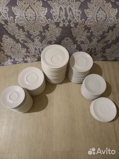 Блюдце в кафе'