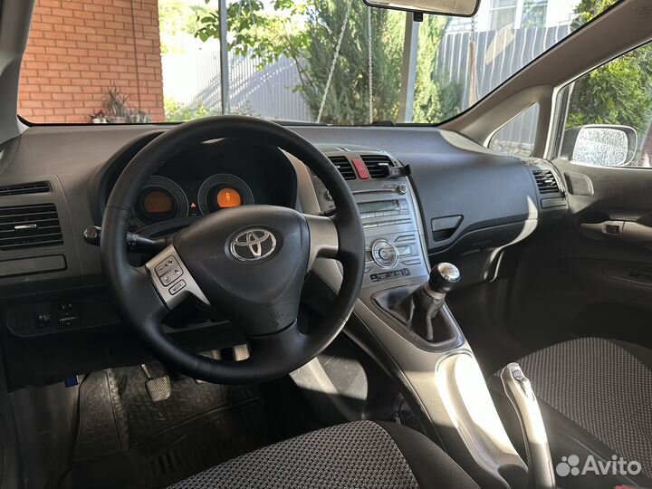 Toyota Auris 1.4 МТ, 2008, 315 000 км