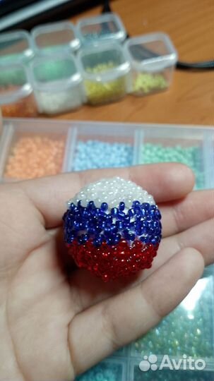 Флаг Россия в виде шара, из бисера