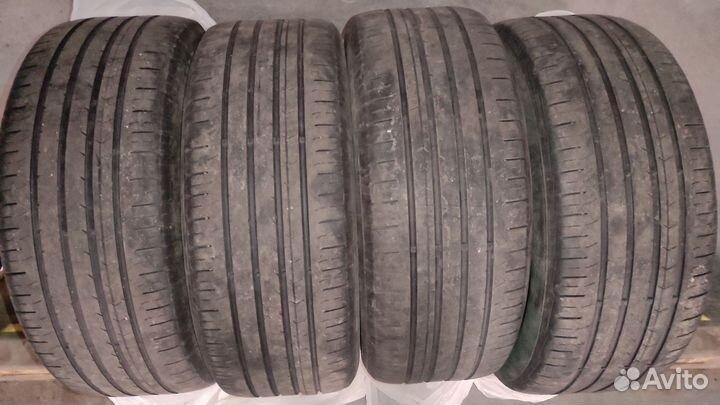 Continental ContiPremiumContact 5 215/55 R17 94W