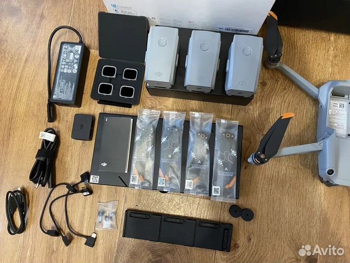 Квадрокоптер DJI Mavic Air 2S Fly More Combo