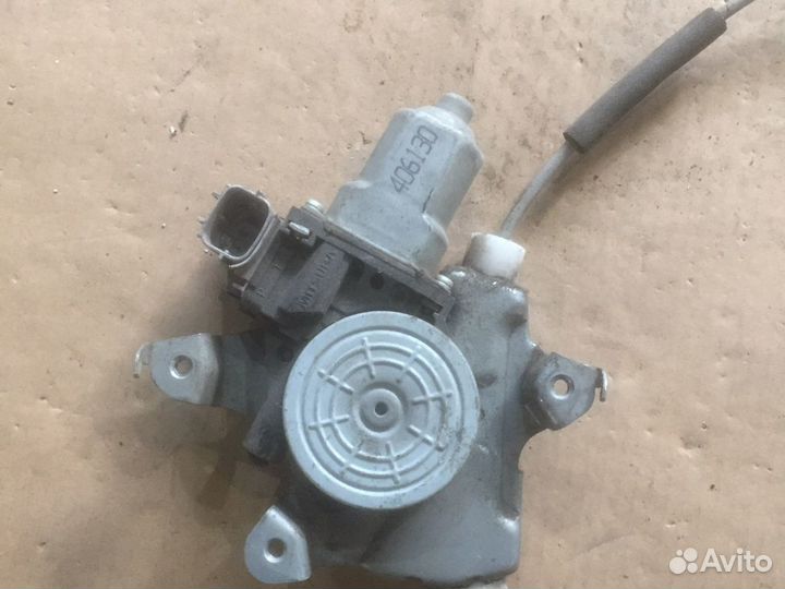 Стеклоподъемник передний правый nissan almera g15