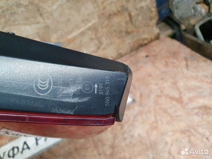 Фонарь задний правый в крышку рест 1,4 МКПП VW Tig