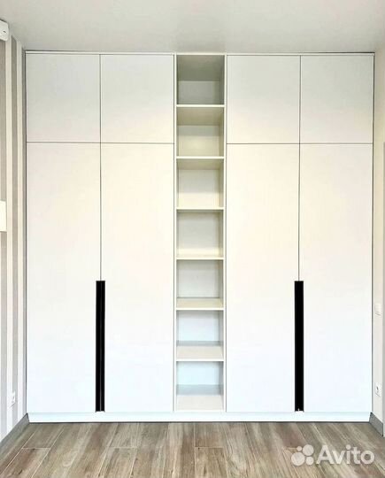 Распашной шкаф