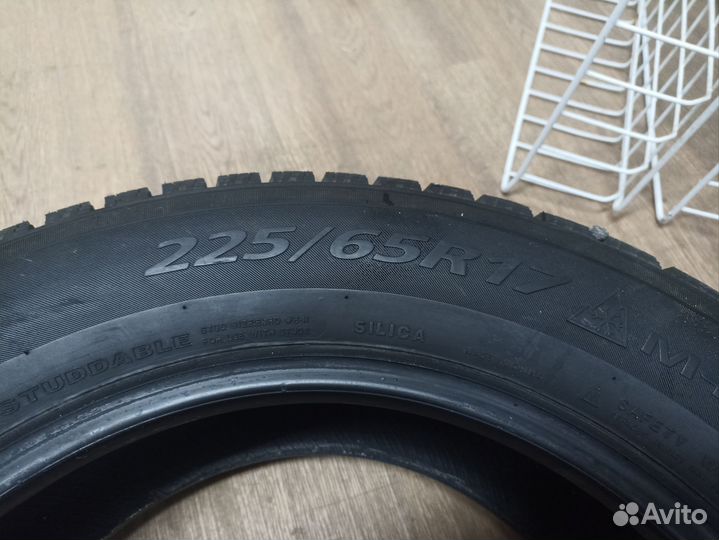 Landsail Ice Star IS37 225/65 R17 102T