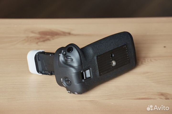 Canon BG-E20 (ориг, для Canon 5D Mark IV)