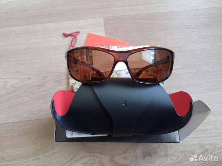 Солнцезащитные очки женские брендовые