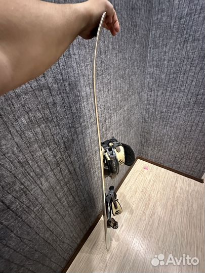 Сноуборд с креплениями