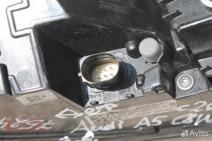 Фонарь задний правый Ауди A5 C8