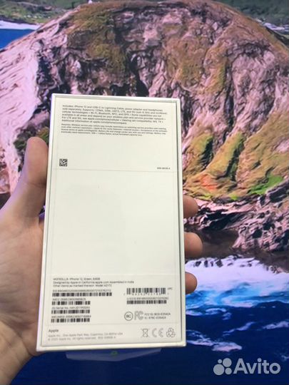 iPhone 12, 64 ГБ