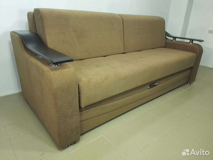 Диван на металлокаркасе