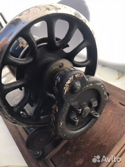 Швейная машинка Singer Зингер