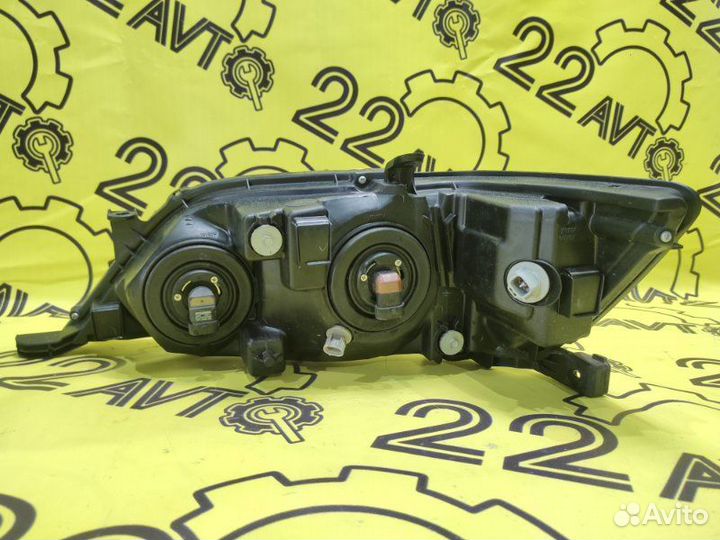Фара передняя правая Toyota Vista ZZV50 1ZZ-FE