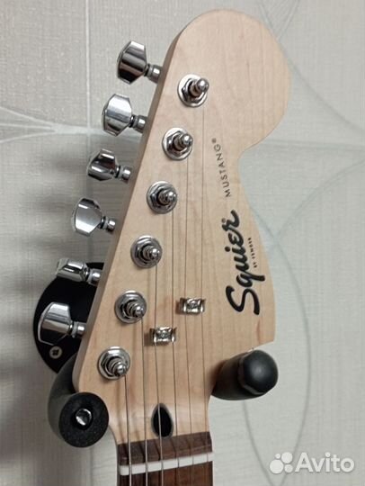 Fender mustang squier