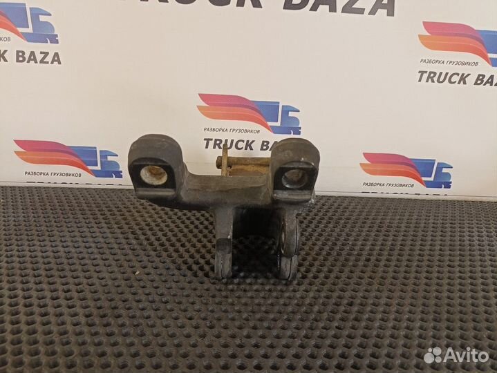 Кронштейн торсиона кабины правый Daf XF106