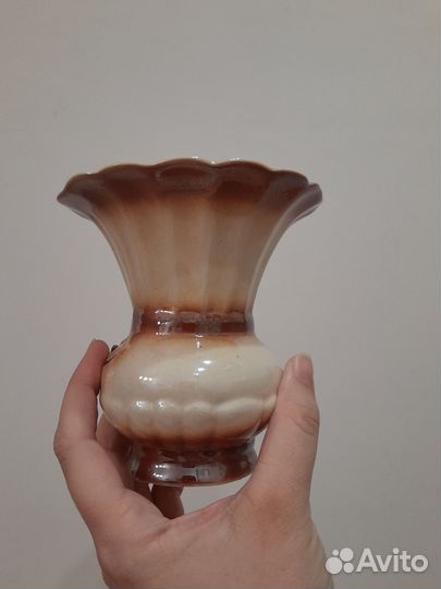 Ваза для цветов фаянс цветы