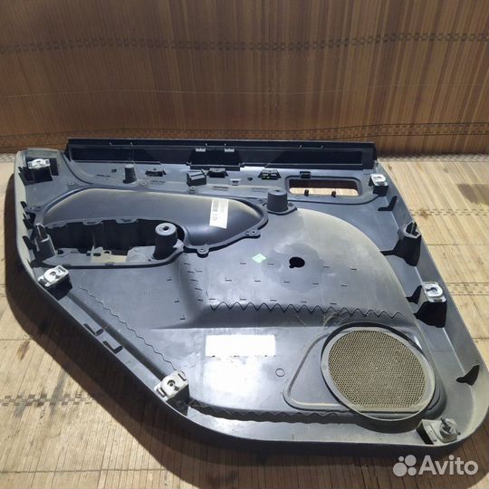 Обшивка боковой двери задняя правая Ford Focus 2