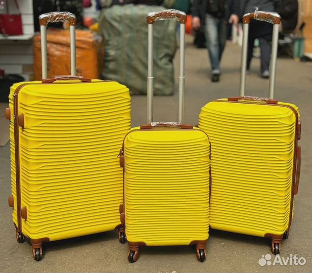 Чемодан со съемными колесами