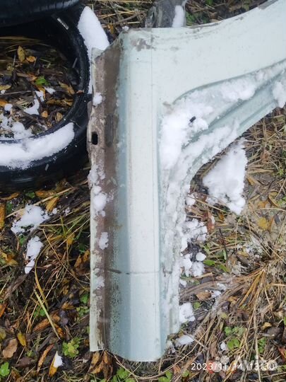 Заднее правое крыло Renault Logan 1