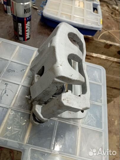 Суппорт тормозной передний правый