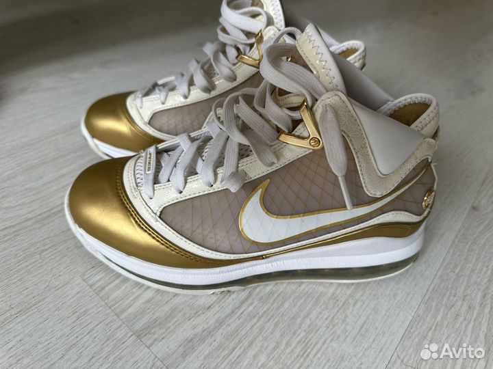 Nike Lebron 7