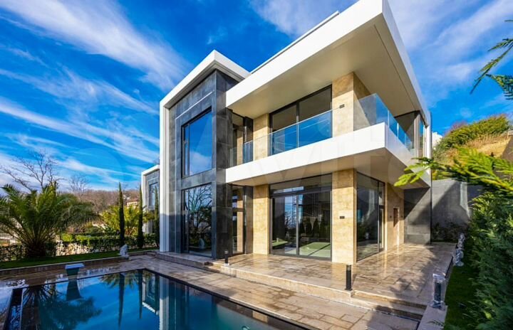 Коттедж 420 м² на участке 7 сот.