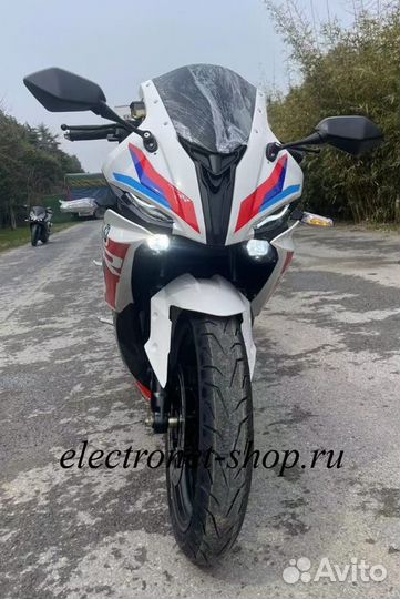 Электромотоцикл BMW RR