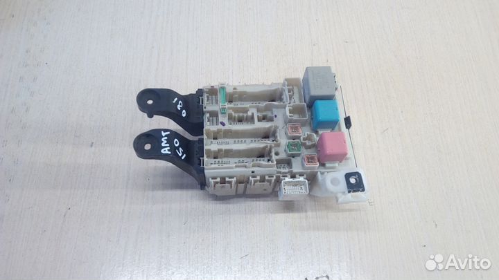 Блок предохранителей салонный Toyota Corolla 150