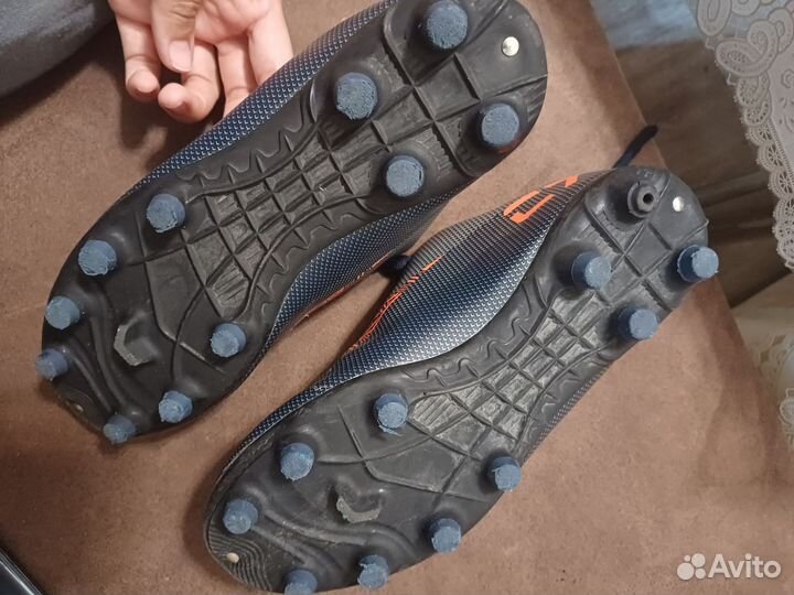 Футбольные бутсы
