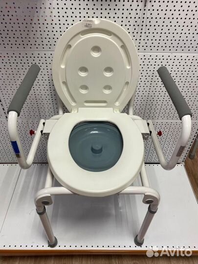 Кресло Туалет с Откидными Поручнями