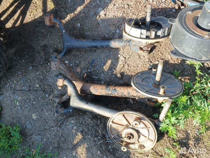 Маятник коляски Урал с тормозным опорником