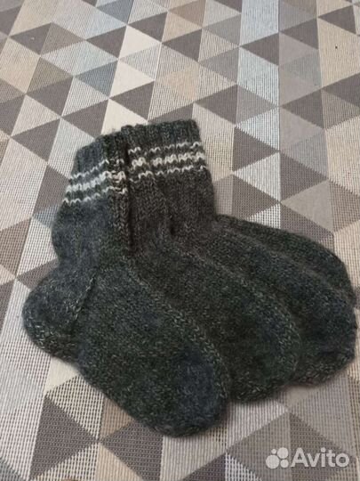 Вязаные носки из козьего пуха