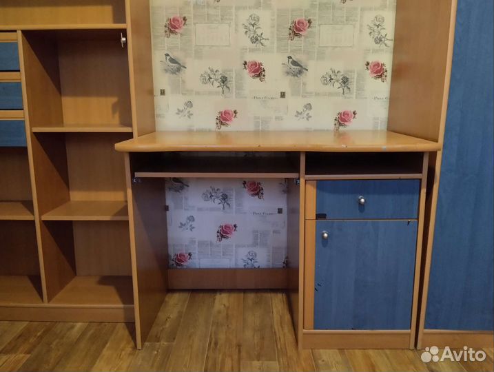 Продам уголок школьника бу