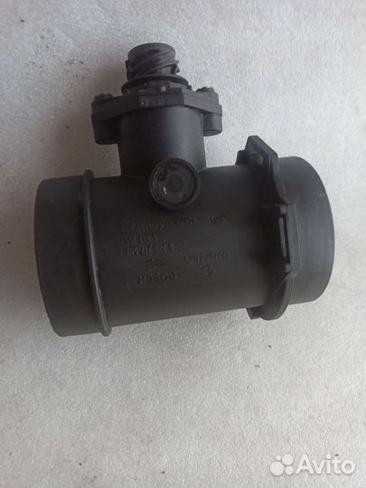 Датчик массового расхода воздуха BMW 5 e34