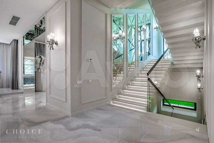 Коттедж 850 м² на участке 17,8 сот.