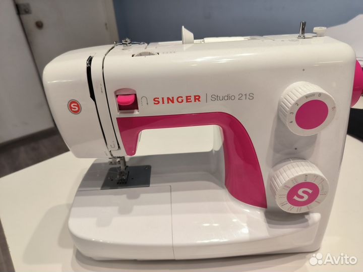 Швейная машина Singer Studio 21s