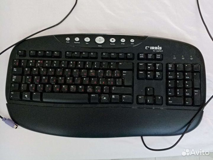 Компьютерная фурнитура