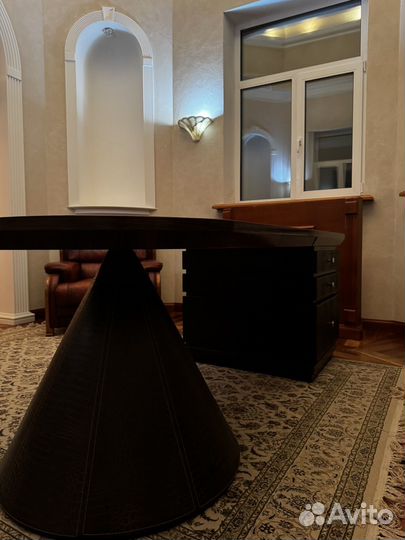 Письменный стол из массива дерева бу