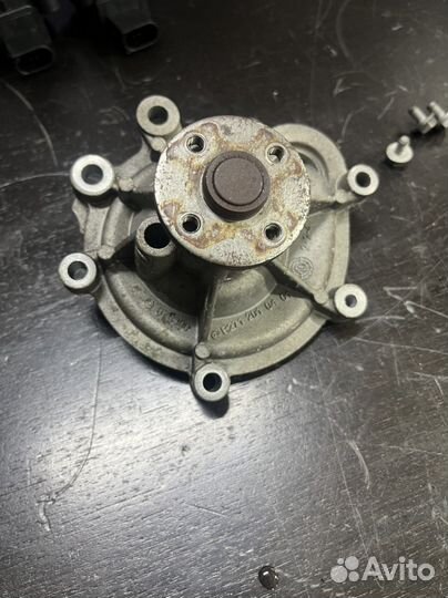 Помпа мерседес w212 m271