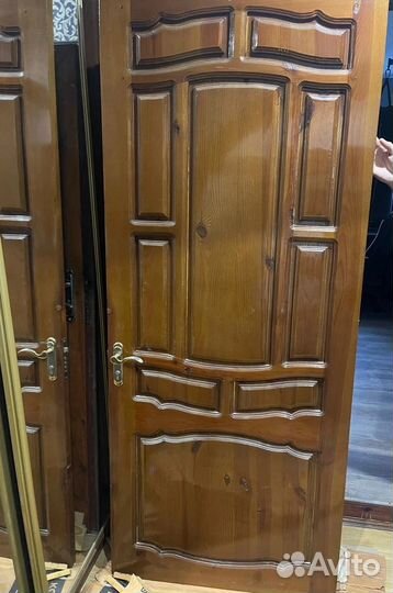 Дверь из массива дерева