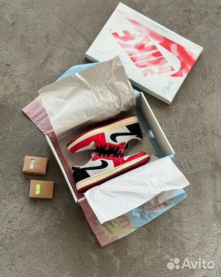 Air Jordan 1 Retro Low OG SP Rookie Card Away