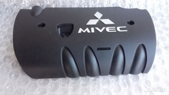 Мицубиси ланцер 10 крышка двигателя