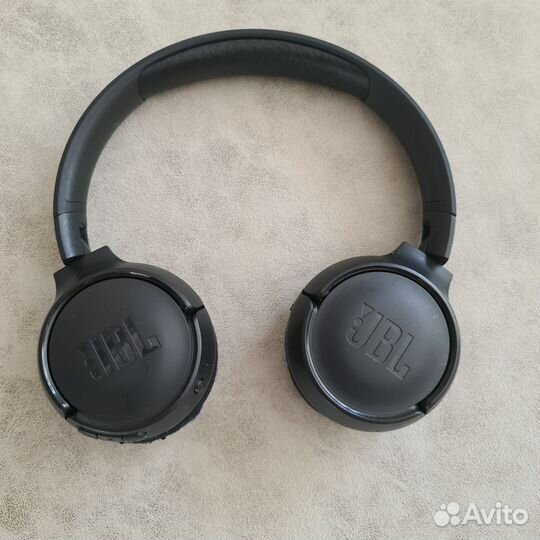 Беспроводные наушники JBL tune 560bt