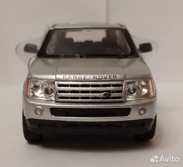 Модель Range Rover Sport от Kinsmart. Новая