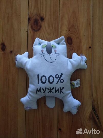 Игрушка на присосках в авто