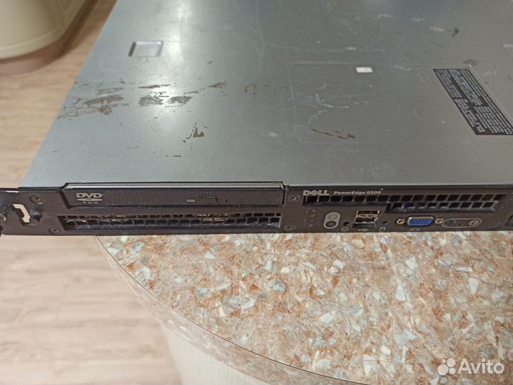 Сервер Dell poweredge R200