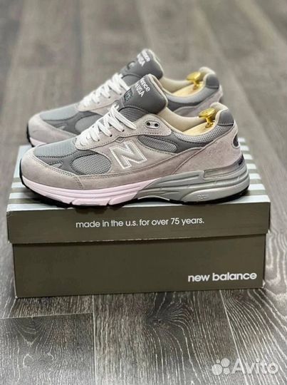 New Balance 993R: серые кроссовки стиля