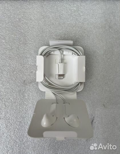Наушники apple earpods lightning из комплекта б/у